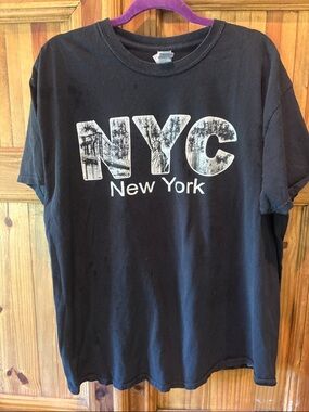 Gildan Black NYC New York Short Sleeve Tee
